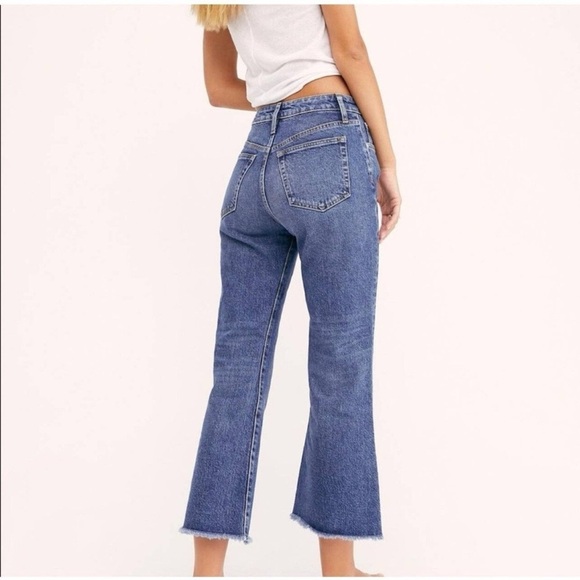 Free People Stella Kick Flare Cropped Raw Hem High Rise Button Fly Jeans Size 30 - Picture 3 of 11